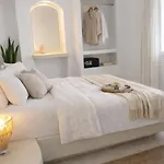 Villa Aether Canava - Heated Pool In The Heart Of Fira (Santorini)