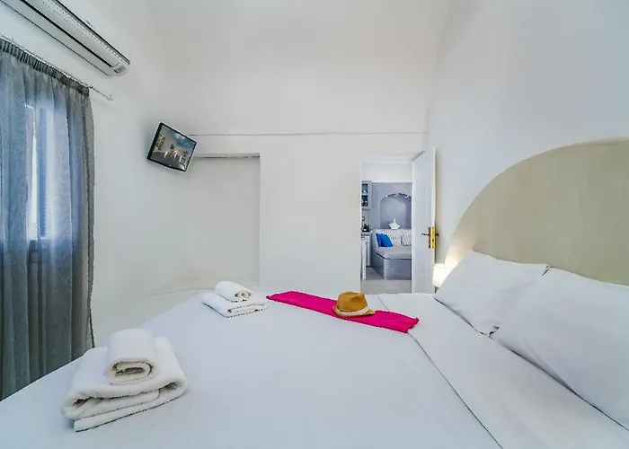 Aether Canava - Heated Pool In The Heart Of Fira Villa *