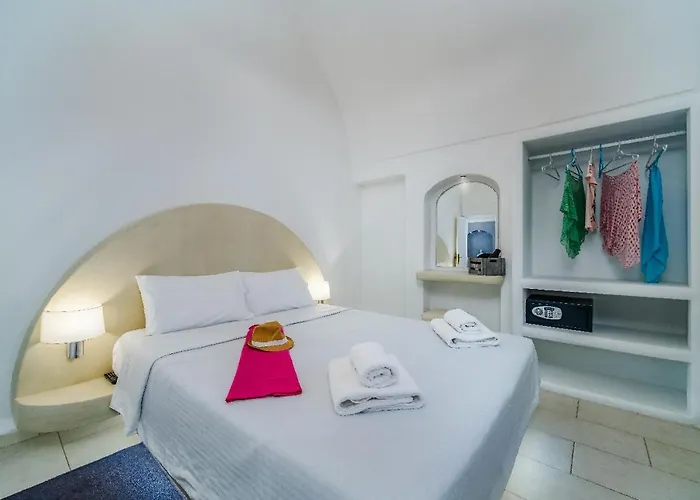 Villa Aether Canava Suite - Private Hot Pool Fira (Santorini)