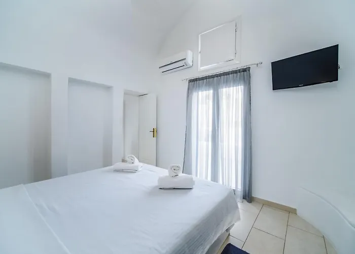 Aether Canava Suite - Private Hot Pool * Fira (Santorini)