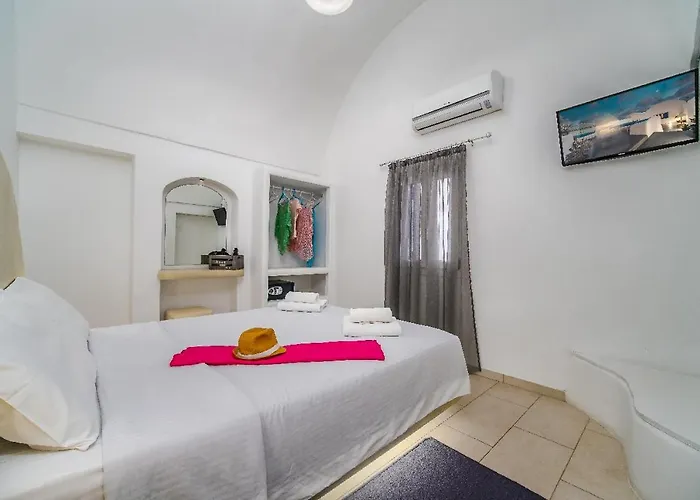 Villa Aether Canava - Heated Pool In The Heart Of Fira