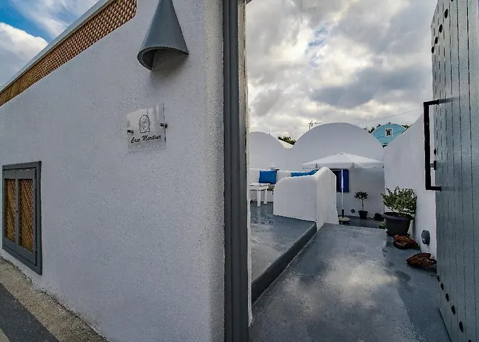 Aether Canava - Heated Pool In The Heart Of Fira Firá