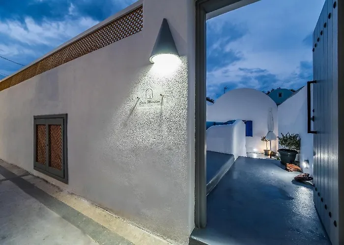 Aether Canava - Heated Pool In The Heart Of * Fíra