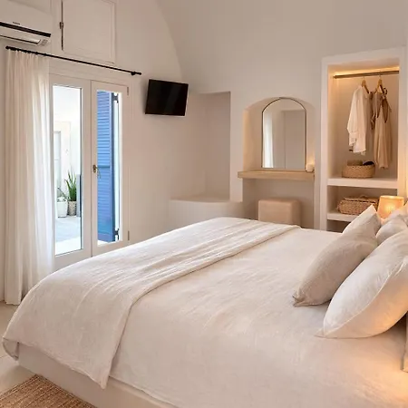 Aether Canava - Heated Pool In The Heart Of * Fira (Santorini)
